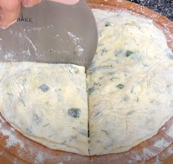 Попробуйте приготовить вот такой картофель. Аппетитные пирожки с вкусной и сочной начинкой