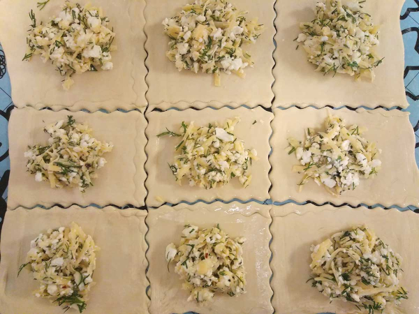 Слойки с сыром и творогом
