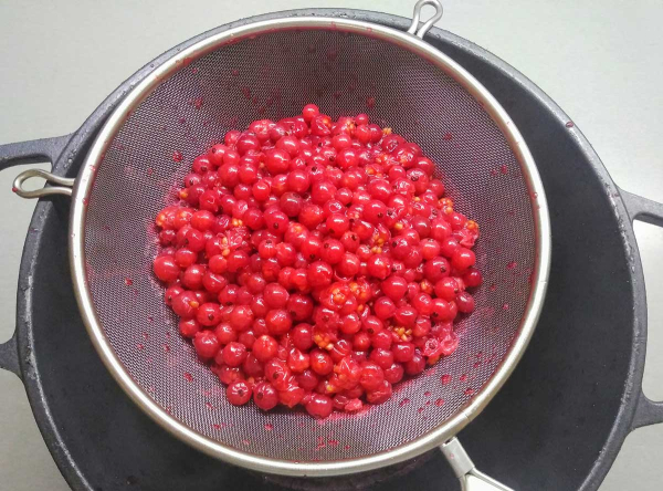 Желе из красной смородины