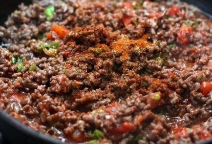 Тортилья с фаршем и сыром