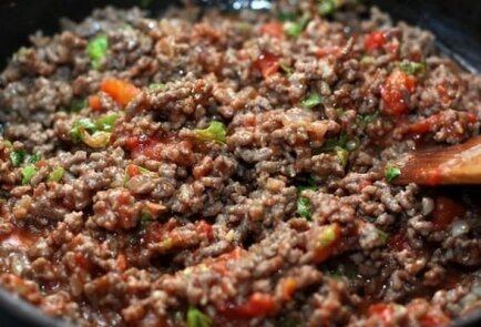 Тортилья с фаршем и сыром