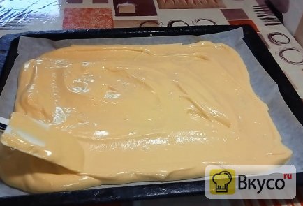 Бисквитный рулет с кремом из сгущенки и сливочного масла