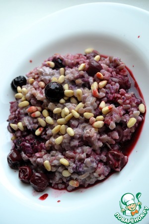 Каша из булгура с ягодами