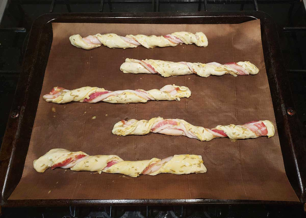 Твисты с сыром и беконом