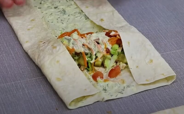 Идеальная шаурма в домашних условиях! Как приготовить её вкуснее, чем в ларьке: весь секрет в соусе Идеальная шаурма в домашних условиях! Как приготовить её вкуснее, чем в ларьке: весь секрет в соусе