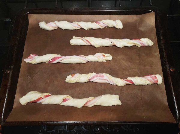 Твисты с сыром и беконом