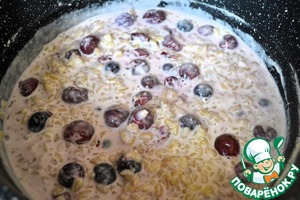 Каша из булгура с ягодами