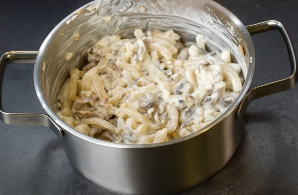 Салат «Счастье Моряка». Удивил всех, кто был за праздничным столом — рецепт разобрали, как горячие пирожки! Салат «Счастье Моряка». Удивил всех, кто был за праздничным столом — рецепт разобрали, как горячие пирожки!