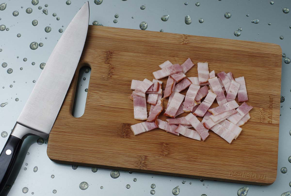 Яичница с беконом и фасолью