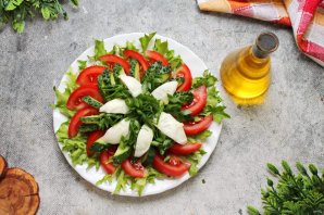 Салат с вареными яйцами Салат с вареными яйцами