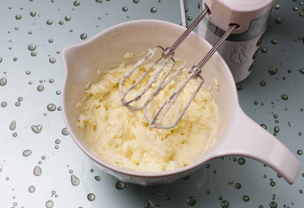 Шоколадный торт с малиной