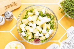 Салат с ананасом и сыром Салат с ананасом и сыром