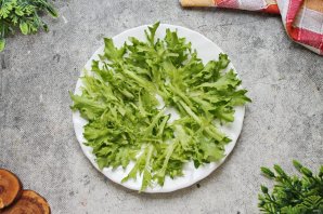 Салат с вареными яйцами Салат с вареными яйцами