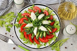 Салат с вареными яйцами Салат с вареными яйцами