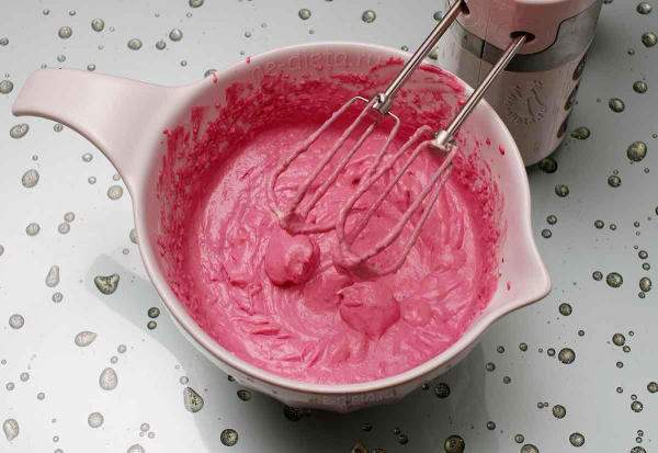 Шоколадный торт с малиной