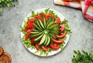 Салат с вареными яйцами Салат с вареными яйцами