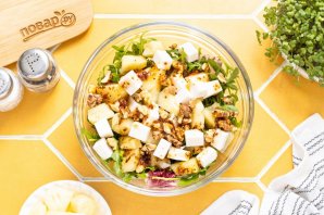 Салат с ананасом и сыром Салат с ананасом и сыром